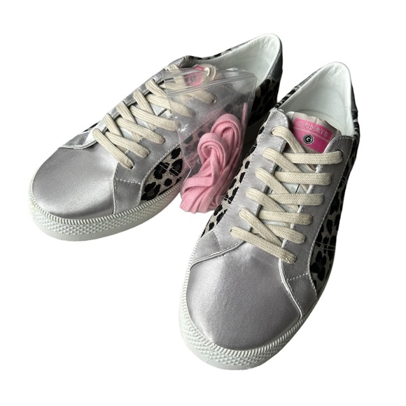 GREATS Reign Sneaker Silver and Animal Print with Additional Pair of Pink Laces - Picture 5 of 8